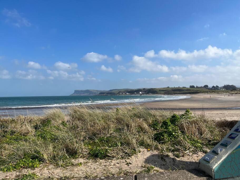 Seaside Apartment - 2 Storey 2 Bedrooms Ballycastle Exterior photo